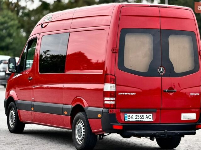 Красный Мерседес Sprinter, объемом двигателя 2.2 л и пробегом 450 тыс. км за 15900 $, фото 6 на Automoto.ua