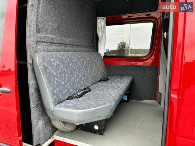 Красный Мерседес Sprinter, объемом двигателя 2.2 л и пробегом 450 тыс. км за 15900 $, фото 22 на Automoto.ua