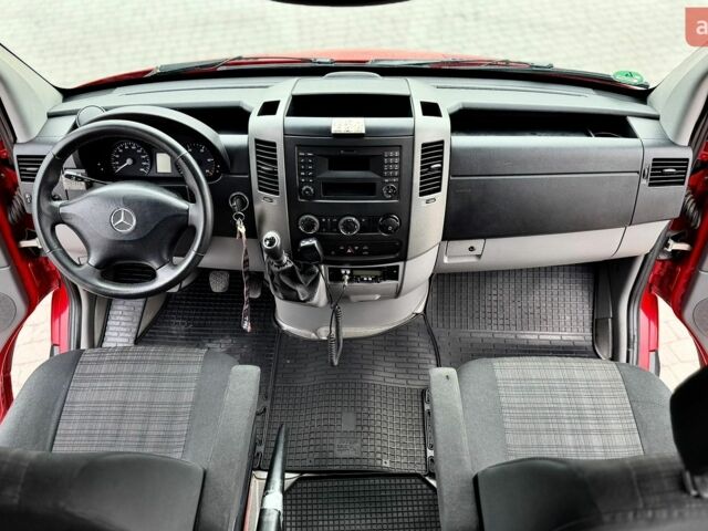 Красный Мерседес Sprinter, объемом двигателя 2.2 л и пробегом 450 тыс. км за 15900 $, фото 25 на Automoto.ua