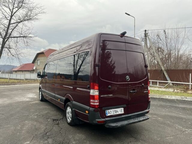Красный Мерседес Sprinter, объемом двигателя 3 л и пробегом 245 тыс. км за 25500 $, фото 3 на Automoto.ua