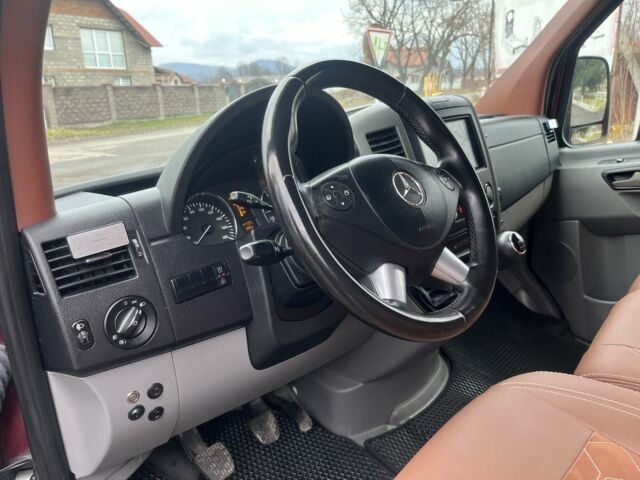 Красный Мерседес Sprinter, объемом двигателя 3 л и пробегом 245 тыс. км за 25500 $, фото 16 на Automoto.ua
