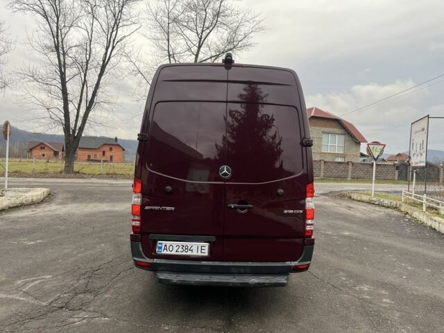 Красный Мерседес Sprinter, объемом двигателя 3 л и пробегом 245 тыс. км за 25500 $, фото 4 на Automoto.ua