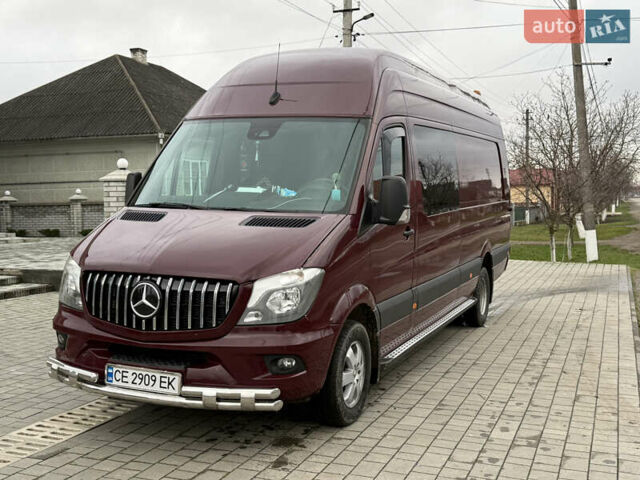 Красный Мерседес Sprinter, объемом двигателя 2.99 л и пробегом 350 тыс. км за 45000 $, фото 1 на Automoto.ua