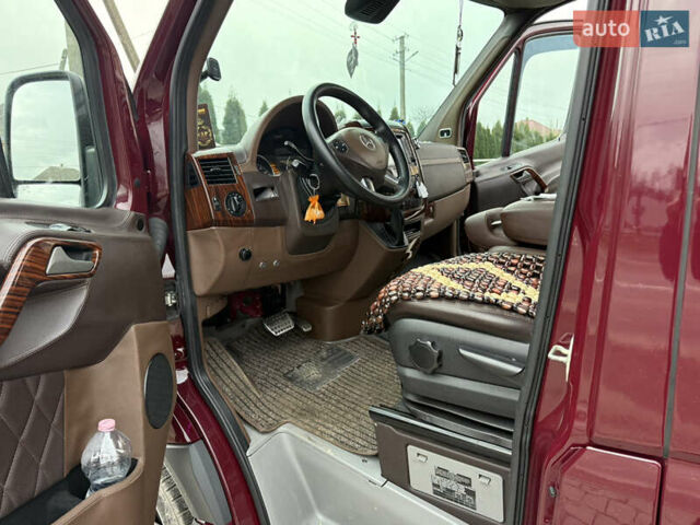 Красный Мерседес Sprinter, объемом двигателя 2.99 л и пробегом 350 тыс. км за 45000 $, фото 7 на Automoto.ua