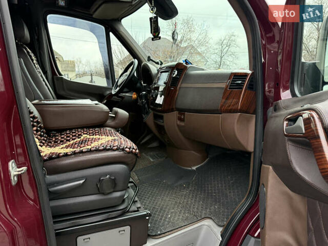 Красный Мерседес Sprinter, объемом двигателя 2.99 л и пробегом 350 тыс. км за 45000 $, фото 14 на Automoto.ua