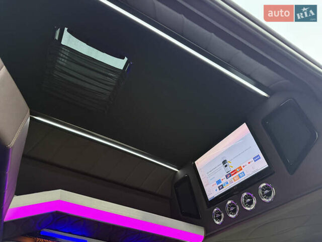 Красный Мерседес Sprinter, объемом двигателя 2.99 л и пробегом 350 тыс. км за 45000 $, фото 12 на Automoto.ua