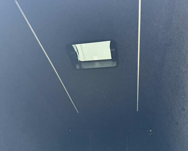 Красный Мерседес Sprinter, объемом двигателя 2.99 л и пробегом 350 тыс. км за 45000 $, фото 21 на Automoto.ua