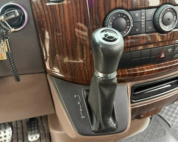 Красный Мерседес Sprinter, объемом двигателя 2.99 л и пробегом 350 тыс. км за 45000 $, фото 8 на Automoto.ua