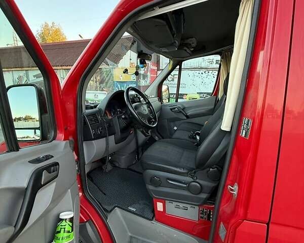 Красный Мерседес Sprinter, объемом двигателя 2.14 л и пробегом 600 тыс. км за 16500 $, фото 15 на Automoto.ua