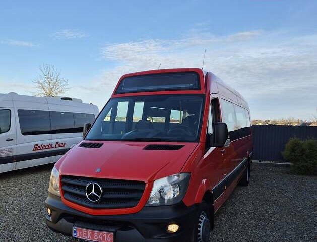 Красный Мерседес Sprinter, объемом двигателя 2.2 л и пробегом 200 тыс. км за 33900 $, фото 1 на Automoto.ua