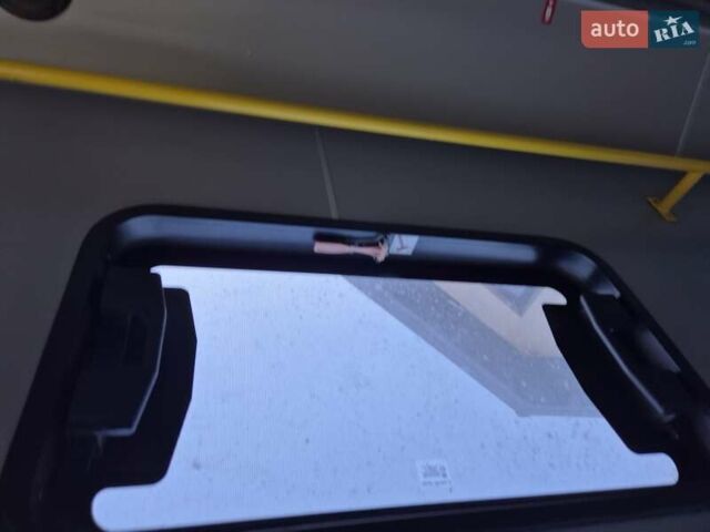 Красный Мерседес Sprinter, объемом двигателя 2.2 л и пробегом 200 тыс. км за 33900 $, фото 11 на Automoto.ua