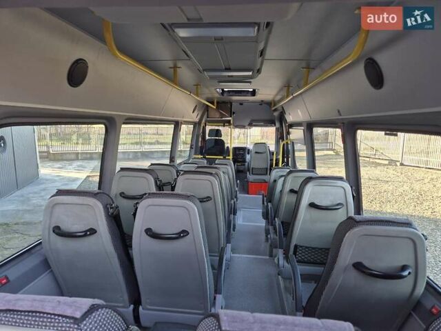 Красный Мерседес Sprinter, объемом двигателя 2.2 л и пробегом 200 тыс. км за 33900 $, фото 32 на Automoto.ua