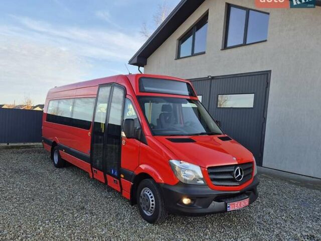 Красный Мерседес Sprinter, объемом двигателя 2.2 л и пробегом 200 тыс. км за 33900 $, фото 3 на Automoto.ua