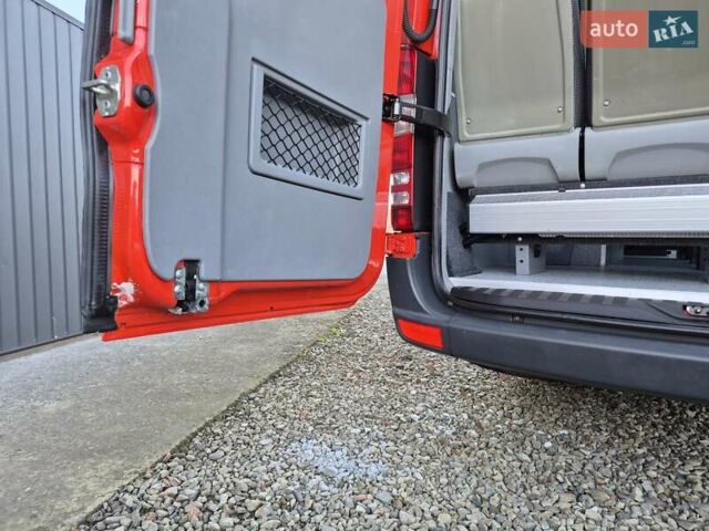 Красный Мерседес Sprinter, объемом двигателя 2.2 л и пробегом 200 тыс. км за 33900 $, фото 35 на Automoto.ua