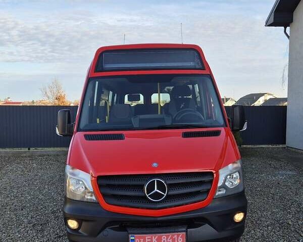 Красный Мерседес Sprinter, объемом двигателя 2.2 л и пробегом 200 тыс. км за 33900 $, фото 2 на Automoto.ua