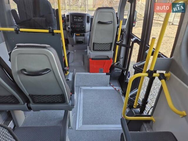 Красный Мерседес Sprinter, объемом двигателя 2.2 л и пробегом 200 тыс. км за 33900 $, фото 21 на Automoto.ua