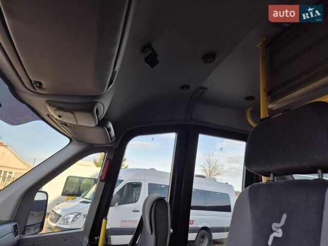 Красный Мерседес Sprinter, объемом двигателя 2.2 л и пробегом 200 тыс. км за 33900 $, фото 27 на Automoto.ua