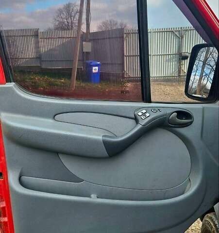 Червоний Мерседес Sprinter, об'ємом двигуна 2.69 л та пробігом 587 тис. км за 7800 $, фото 4 на Automoto.ua