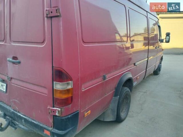 Красный Мерседес Sprinter, объемом двигателя 2.69 л и пробегом 586 тыс. км за 8300 $, фото 4 на Automoto.ua