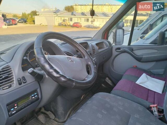 Красный Мерседес Sprinter, объемом двигателя 2.69 л и пробегом 586 тыс. км за 8300 $, фото 6 на Automoto.ua