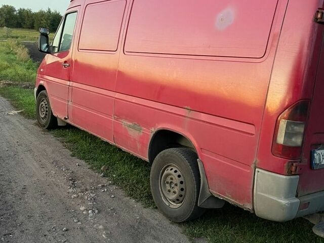 Красный Мерседес Sprinter, объемом двигателя 2.2 л и пробегом 373 тыс. км за 5000 $, фото 2 на Automoto.ua