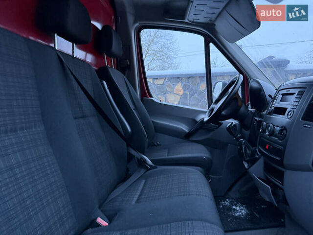 Красный Мерседес Sprinter, объемом двигателя 2.2 л и пробегом 285 тыс. км за 18000 $, фото 44 на Automoto.ua