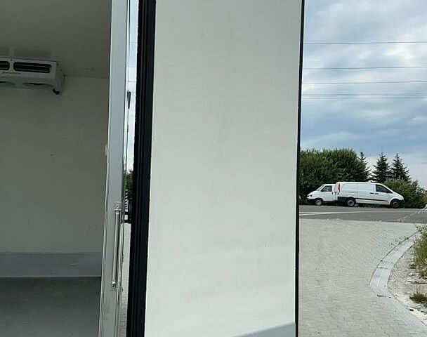 Красный Мерседес Sprinter, объемом двигателя 2.2 л и пробегом 279 тыс. км за 25900 $, фото 15 на Automoto.ua