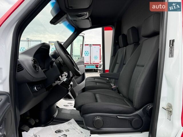 Червоний Мерседес Sprinter, об'ємом двигуна 2.2 л та пробігом 133 тис. км за 26900 $, фото 41 на Automoto.ua