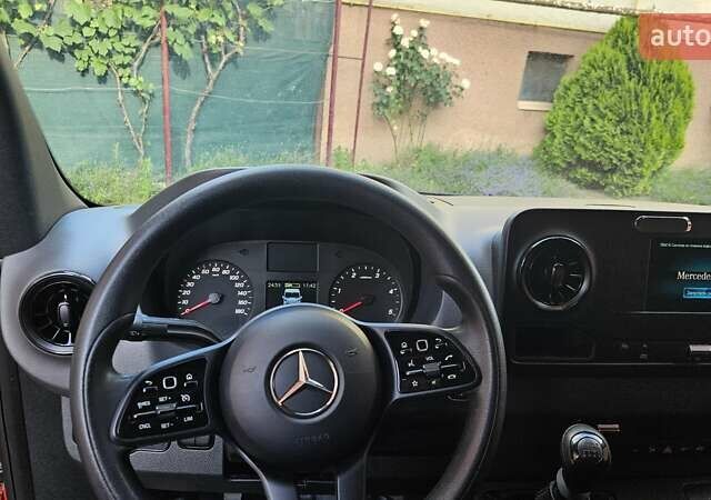 Красный Мерседес Sprinter, объемом двигателя 0 л и пробегом 540 тыс. км за 30355 $, фото 3 на Automoto.ua