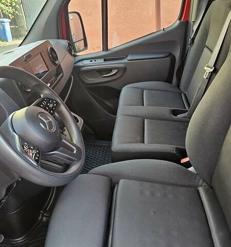 Красный Мерседес Sprinter, объемом двигателя 0 л и пробегом 540 тыс. км за 30355 $, фото 5 на Automoto.ua