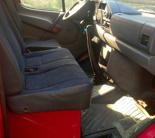 Червоний Мерседес Sprinter, об'ємом двигуна 2.3 л та пробігом 0 тис. км за 5500 $, фото 6 на Automoto.ua