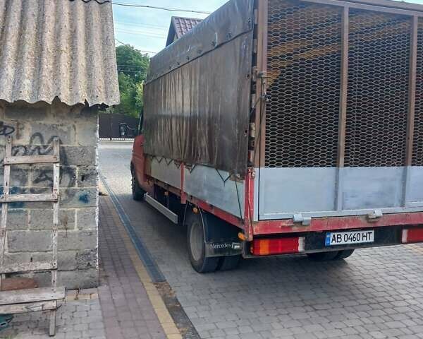 Красный Мерседес Sprinter, объемом двигателя 2.9 л и пробегом 755 тыс. км за 10000 $, фото 4 на Automoto.ua