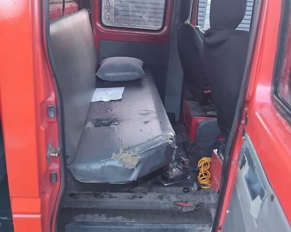 Красный Мерседес Sprinter, объемом двигателя 2.15 л и пробегом 420 тыс. км за 10500 $, фото 2 на Automoto.ua