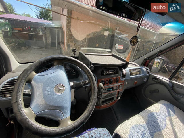Красный Мерседес Sprinter, объемом двигателя 2.15 л и пробегом 220 тыс. км за 10500 $, фото 9 на Automoto.ua