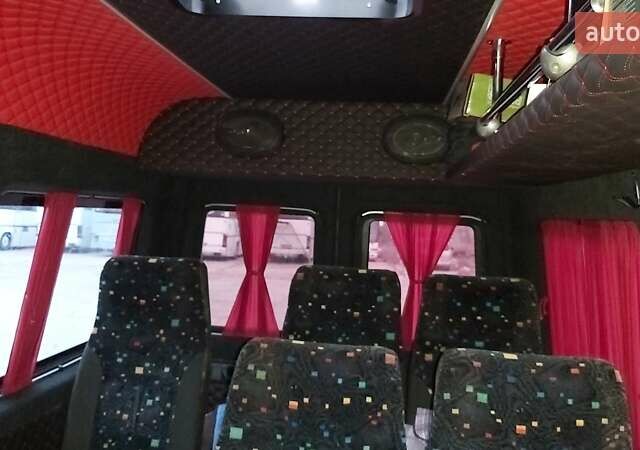 Красный Мерседес Sprinter, объемом двигателя 2.69 л и пробегом 450 тыс. км за 9300 $, фото 18 на Automoto.ua