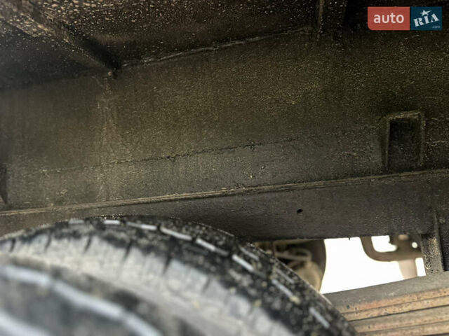 Червоний Мерседес Sprinter, об'ємом двигуна 2.7 л та пробігом 595 тис. км за 35000 $, фото 27 на Automoto.ua