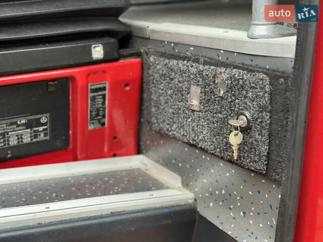 Червоний Мерседес Sprinter, об'ємом двигуна 2.7 л та пробігом 595 тис. км за 35000 $, фото 15 на Automoto.ua