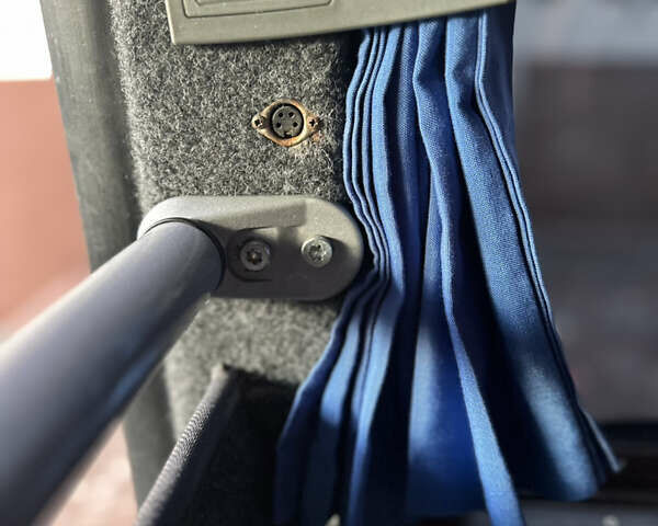 Червоний Мерседес Sprinter, об'ємом двигуна 2.7 л та пробігом 595 тис. км за 35000 $, фото 25 на Automoto.ua