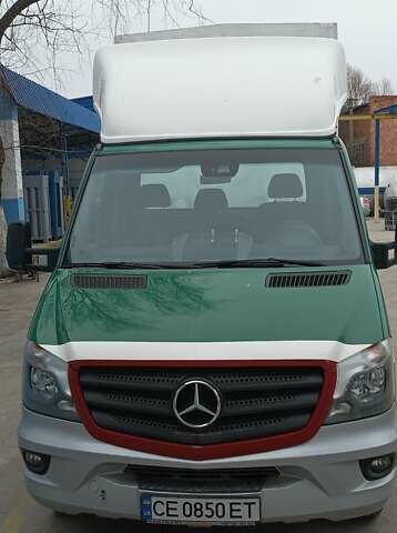 Красный Мерседес Sprinter, объемом двигателя 3 л и пробегом 300 тыс. км за 33000 $, фото 2 на Automoto.ua
