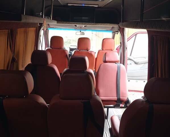 Красный Мерседес Sprinter, объемом двигателя 2 л и пробегом 250 тыс. км за 8500 $, фото 6 на Automoto.ua