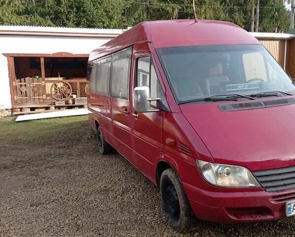 Красный Мерседес Sprinter, объемом двигателя 2 л и пробегом 250 тыс. км за 8500 $, фото 3 на Automoto.ua