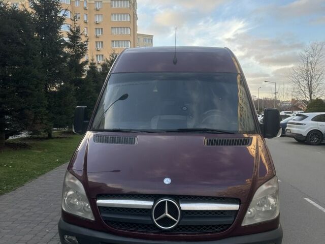 Красный Мерседес Sprinter, объемом двигателя 2.1 л и пробегом 572 тыс. км за 15500 $, фото 6 на Automoto.ua