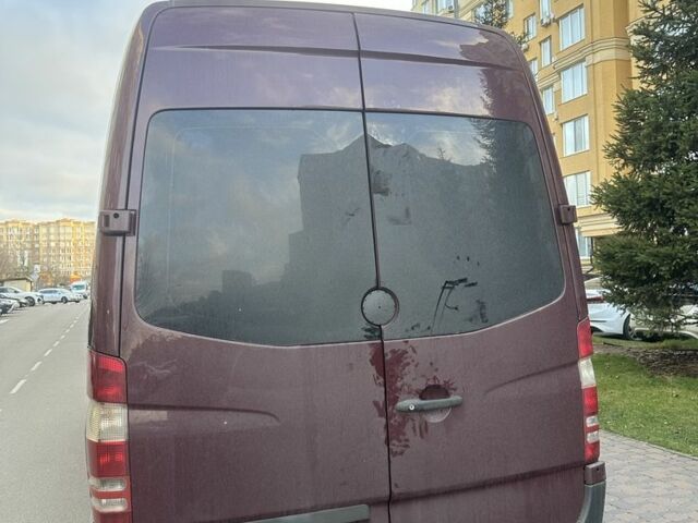 Красный Мерседес Sprinter, объемом двигателя 2.1 л и пробегом 572 тыс. км за 15500 $, фото 13 на Automoto.ua