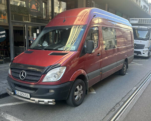 Красный Мерседес Sprinter, объемом двигателя 2.99 л и пробегом 651 тыс. км за 28988 $, фото 4 на Automoto.ua