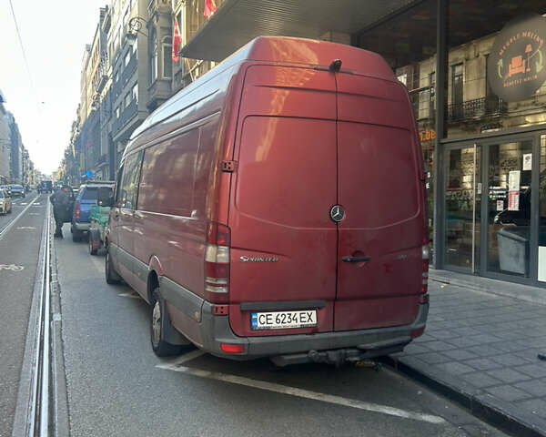 Красный Мерседес Sprinter, объемом двигателя 2.99 л и пробегом 651 тыс. км за 28988 $, фото 5 на Automoto.ua