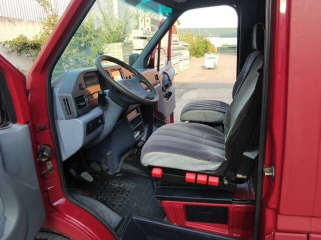 Красный Мерседес Sprinter, объемом двигателя 2.3 л и пробегом 324 тыс. км за 4400 $, фото 7 на Automoto.ua