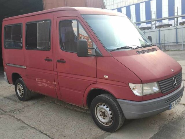Красный Мерседес Sprinter, объемом двигателя 2.3 л и пробегом 324 тыс. км за 4400 $, фото 1 на Automoto.ua
