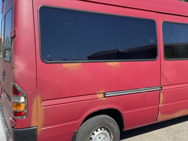 Красный Мерседес Sprinter, объемом двигателя 2.9 л и пробегом 682 тыс. км за 6200 $, фото 5 на Automoto.ua