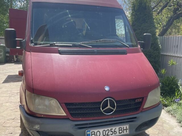 Красный Мерседес Sprinter, объемом двигателя 2.1 л и пробегом 350 тыс. км за 6000 $, фото 2 на Automoto.ua