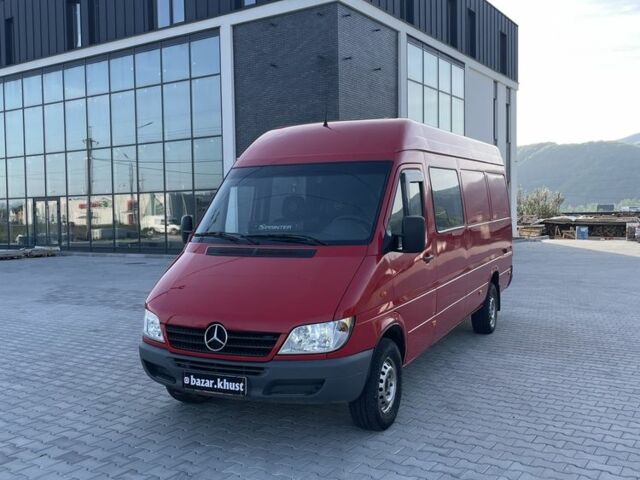 Красный Мерседес Sprinter, объемом двигателя 0.22 л и пробегом 420 тыс. км за 11000 $, фото 3 на Automoto.ua